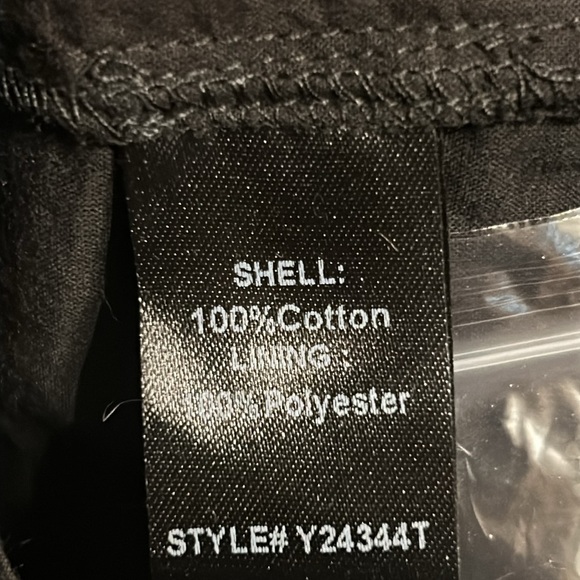 POMANDER PLACE

Black Cecilia Ruffle Dress - Picture 7 of 11